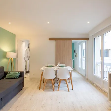 Meuble 2 Etoiles, Wifi, A 2 Pas Des Plages * Fréjus