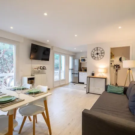 Meuble 2 Etoiles, Wifi, A 2 Pas Des Plages