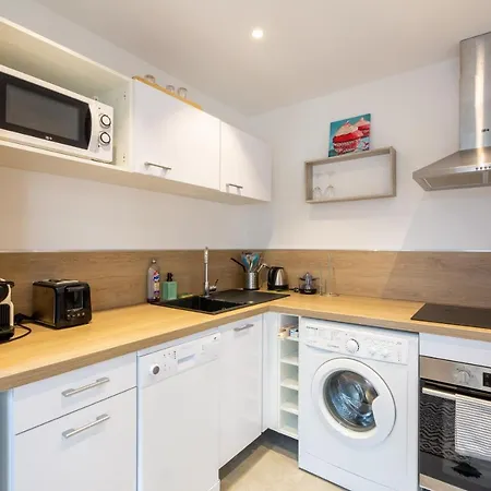 Meuble 2 Etoiles, Wifi, A 2 Pas Des Plages * Fréjus