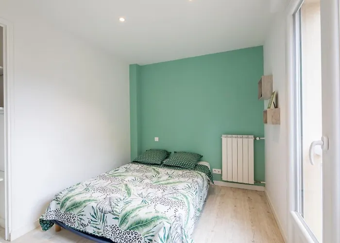 Meuble 2 Etoiles, Wifi, A 2 Pas Des Plages *