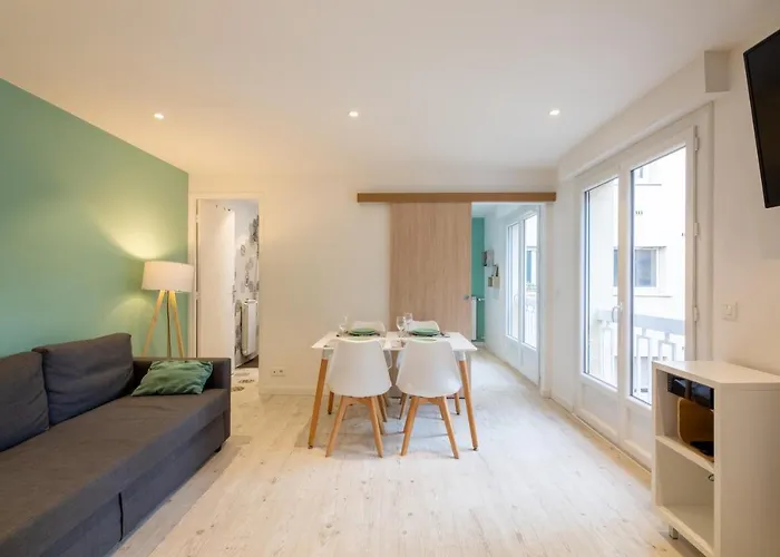 Meuble 2 Etoiles, Wifi, A 2 Pas Des Plages * Fréjus